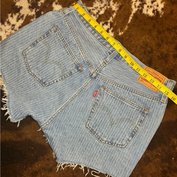 Levi cut offs - Picture 5 of 5